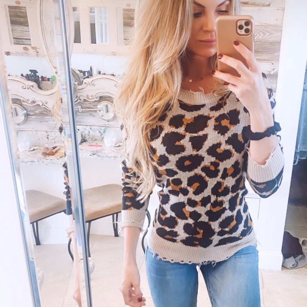 La Miel - The Sierra Sweater, M/L, leopard print, destroyed style, brand new